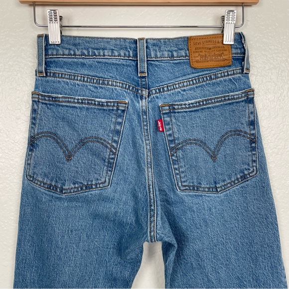 Levi’s Premium Wedgie Straight Jeans Jive Tone Blue Ripped Knee Cropped Ankle 24 - Picture 9 of 16
